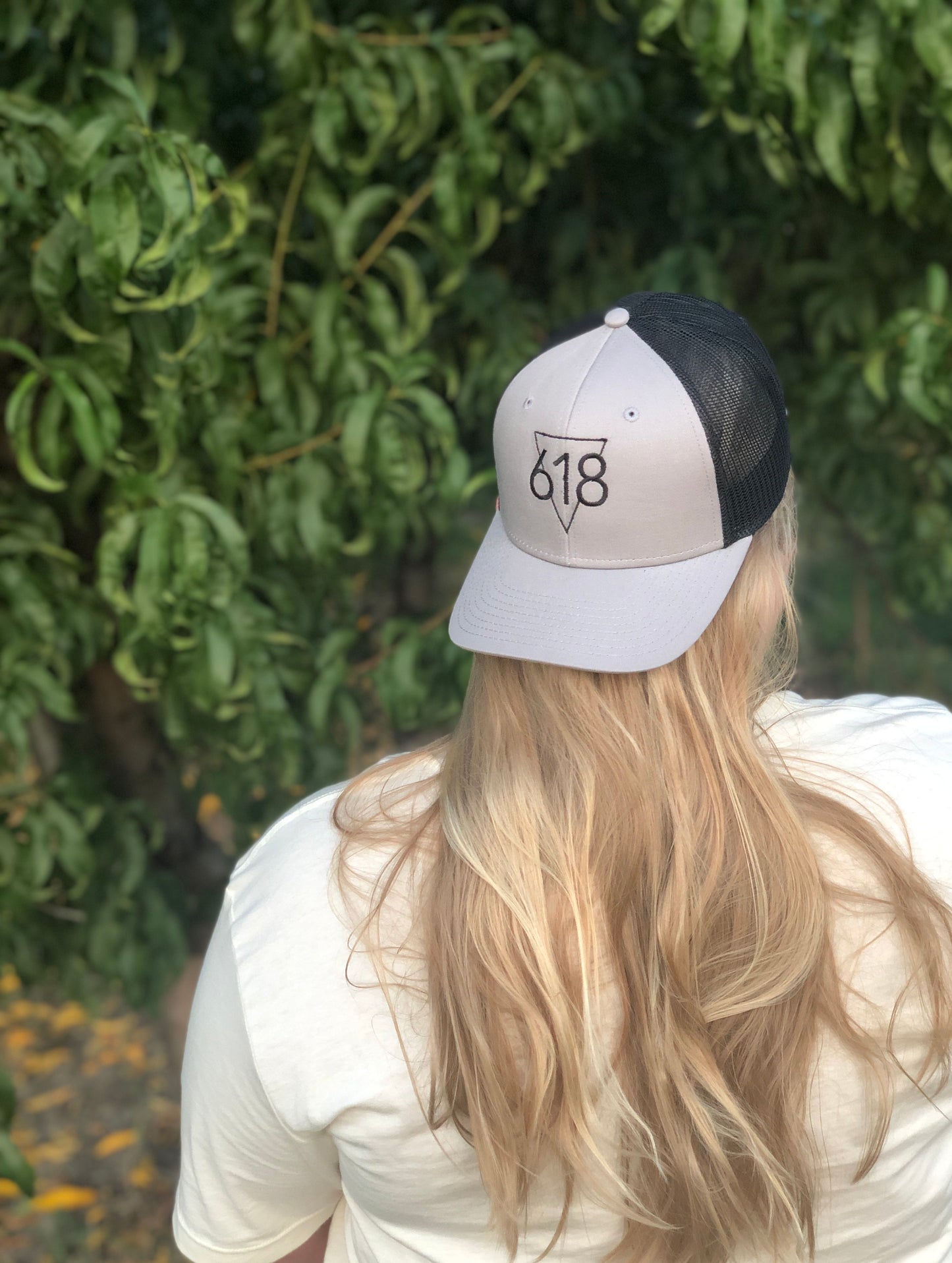 618 Two Tone Trucker Hat