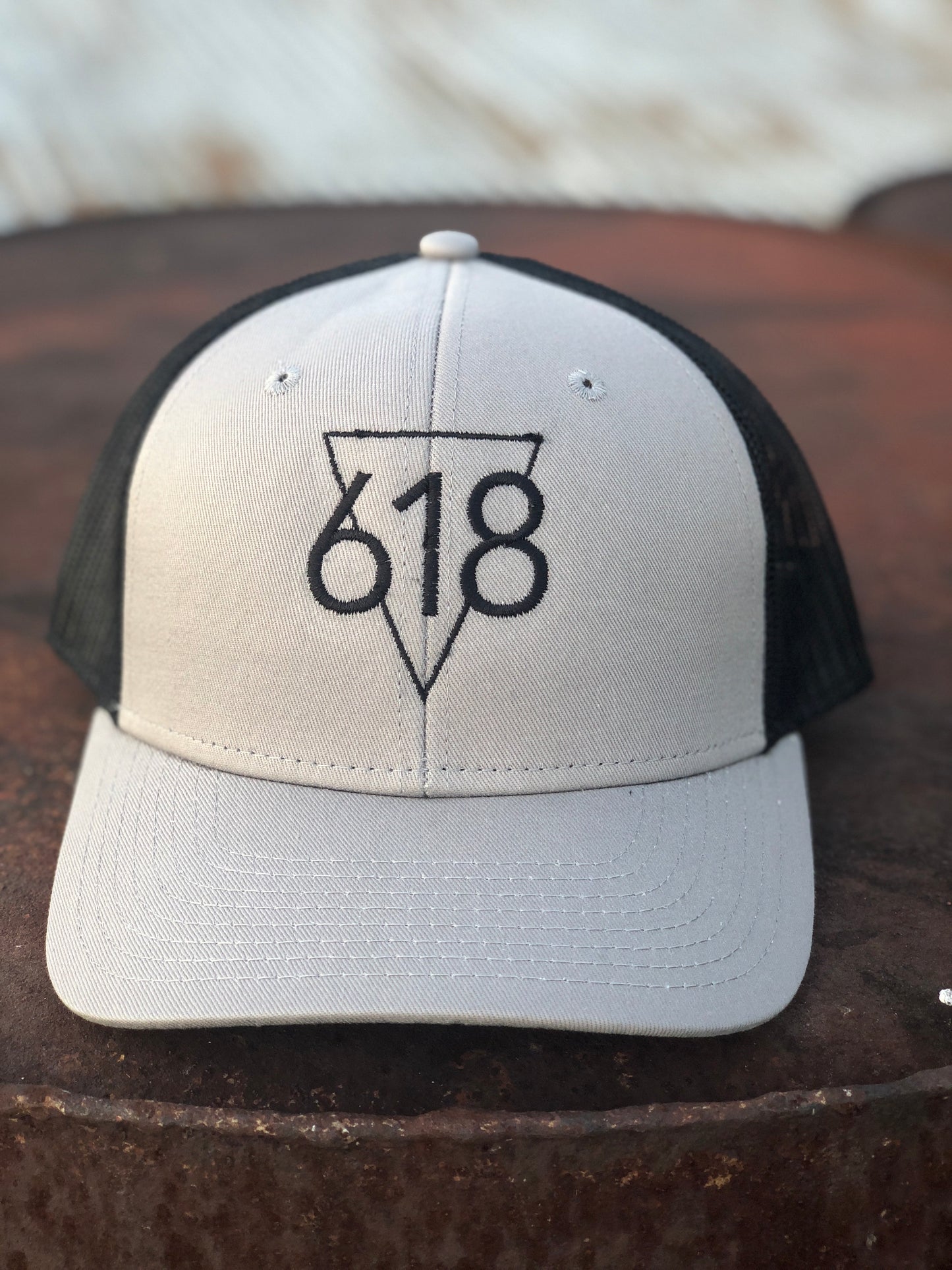 618 Two Tone Trucker Hat